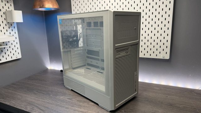 Elevate Your Gaming Setup with the Thermaltake Retro 360 TG Case