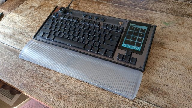 Unleash Your Gaming Potential with the Turtle Beach Command Series KB7 TKL