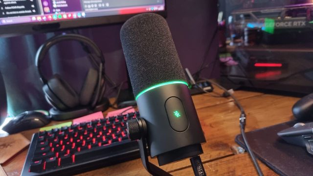 Discover the Razer Seiren V3 Pro: The Ultimate Microphone for Gamers
